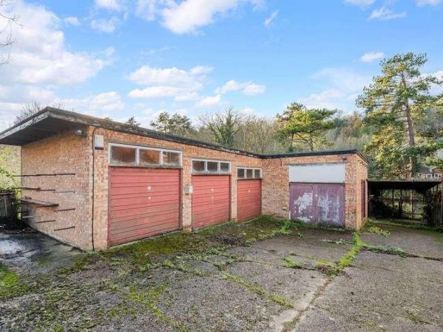 Property for sale in Hillview, Surrey