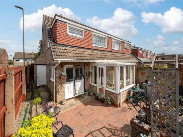 House for sale in Whinmoor, West Yorkshire