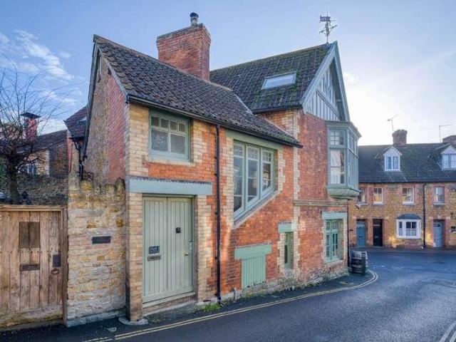 Property for sale in Castle Cary