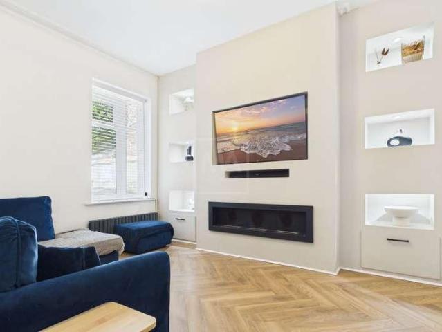 Property for sale in Wilderspool, Warrington