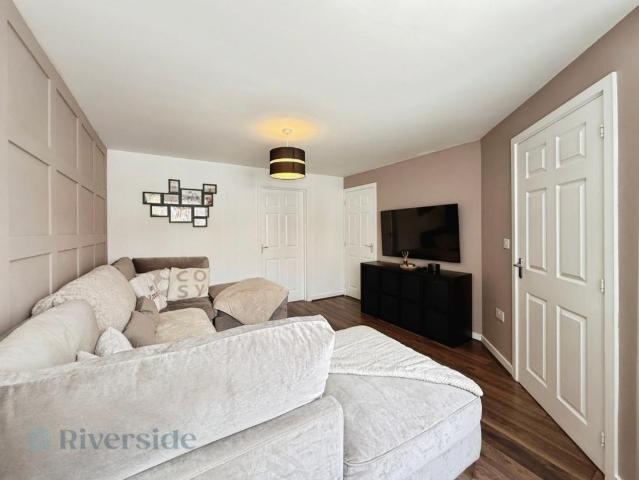 Property for sale in Kingswood, Hull
