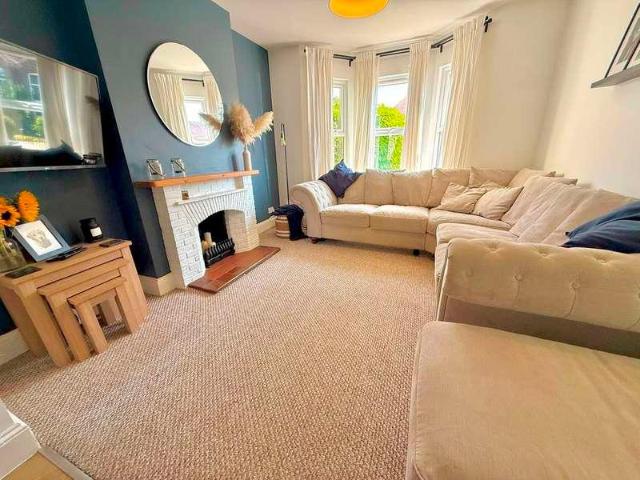 Property for sale in Dunstable, Bedfordshire