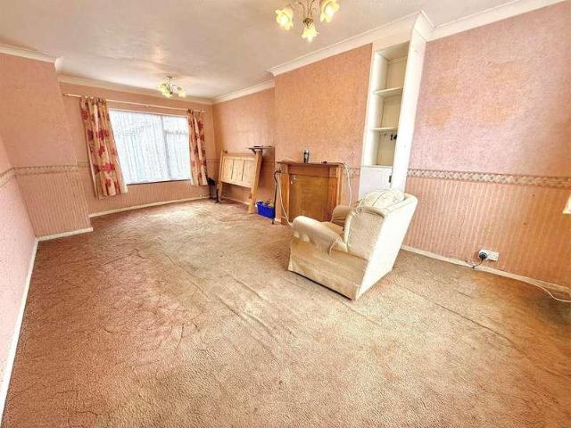 Property for sale in Lewsey Farm, Luton