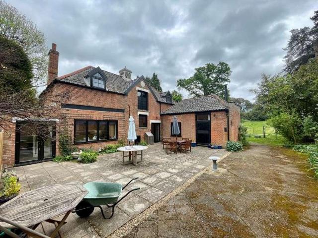 Property for sale in Eastbridge, Suffolk