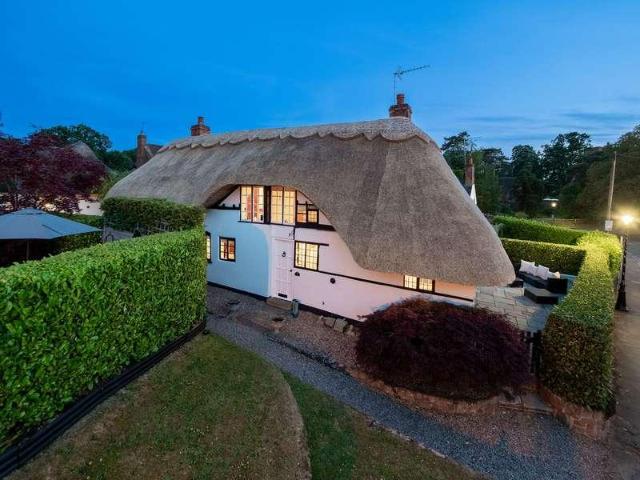 Property for sale in Castle Green, Green Close