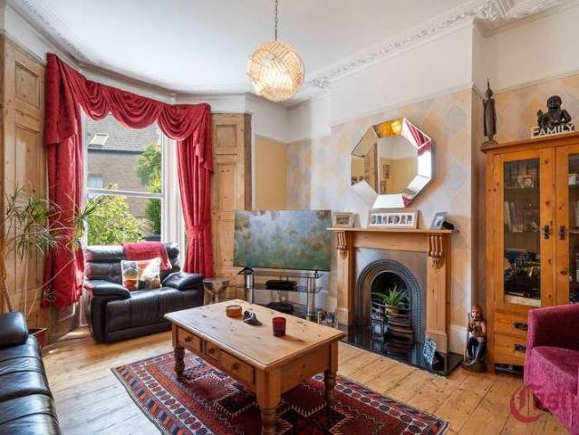 Property for sale in Stroud Green, Greater London