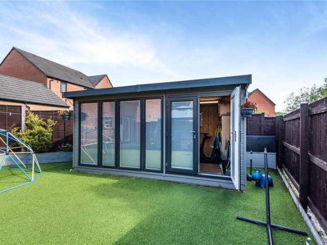 Property for sale in Hinkshay, Telford