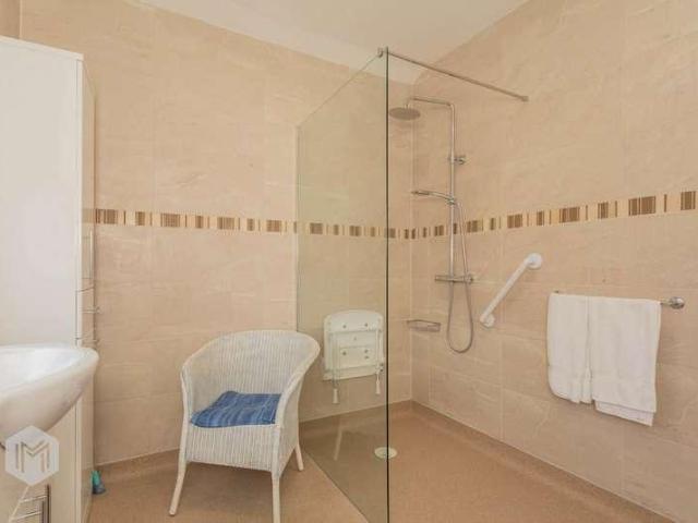 Property for sale in Heaton, Lee Bank