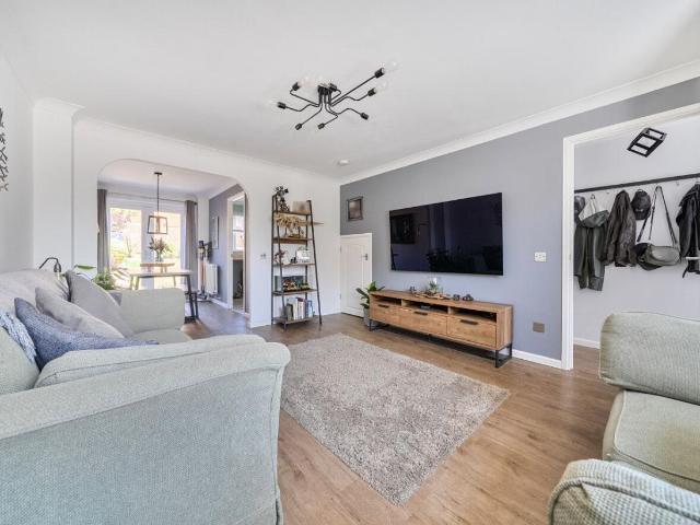 Property for sale in Saxon Fields, Barton Stacey