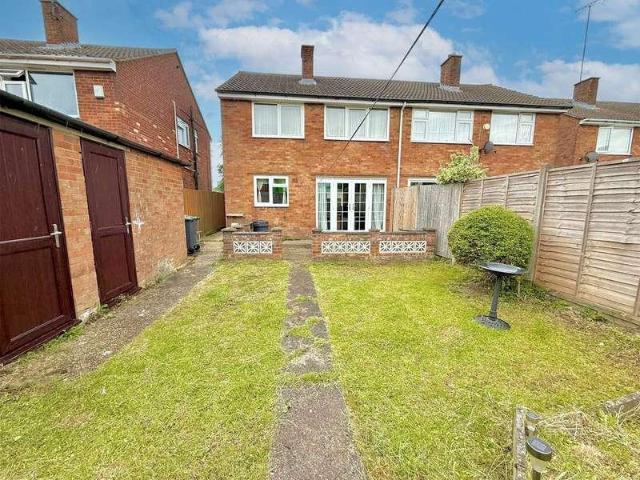 Property for sale in Lewsey Farm, Luton