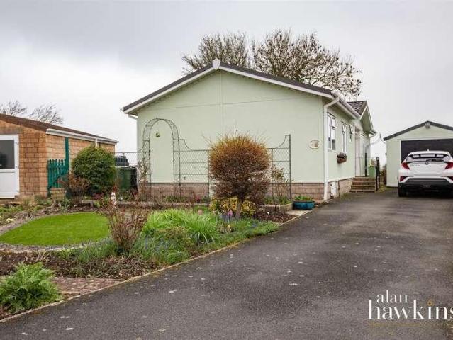Property for sale in Bradenstoke, Wiltshire