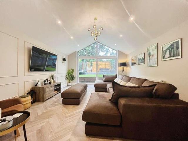 Property for sale in Daisy Hill, Lee Bank
