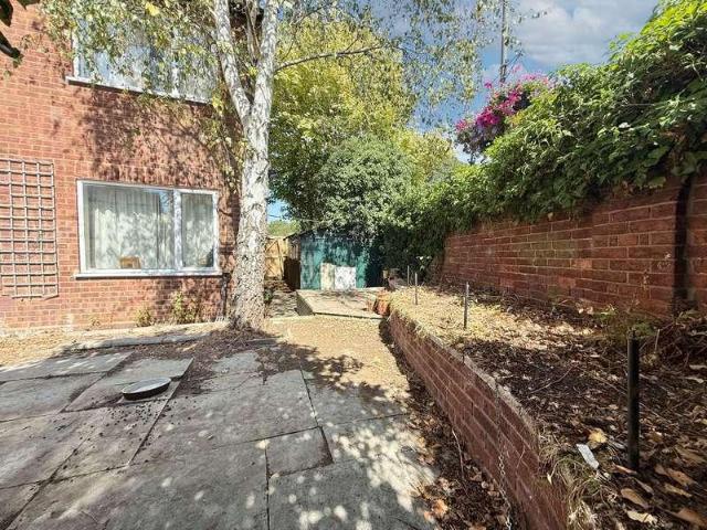 Property for sale in Lower Ascott, Buckinghamshire