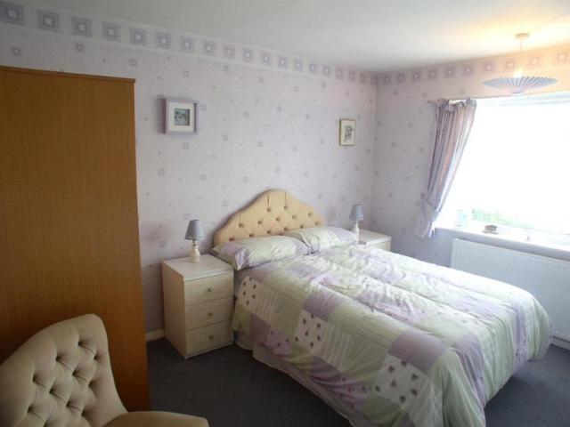 Apartment for rent in Lower Green Esher, Blackhills