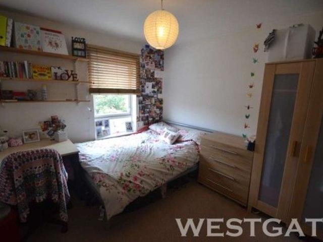 Room for rent in Newtown, Reading