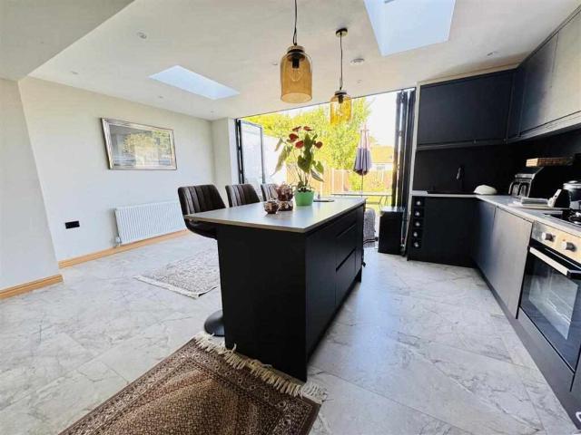 Farm for sale in Broadfields, Cat Hill