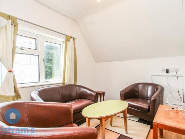 Room for rent in Lenton Abbey, Haddon