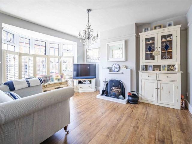 House for rent in Hall Park, Pouchen End