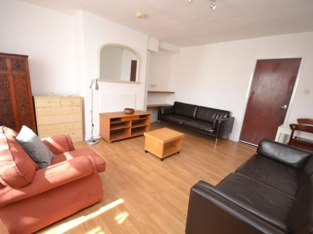 Room for rent in Attenborough, East Midlands