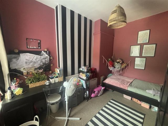 House for rent in Caldermill, East Midlands