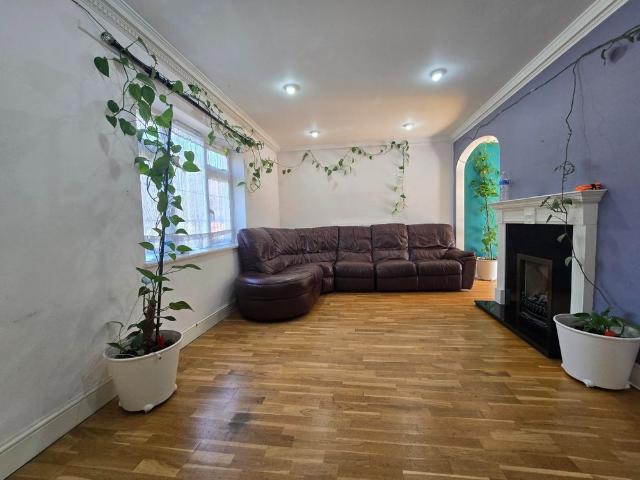 House for rent in Watford Rural, Batchworth