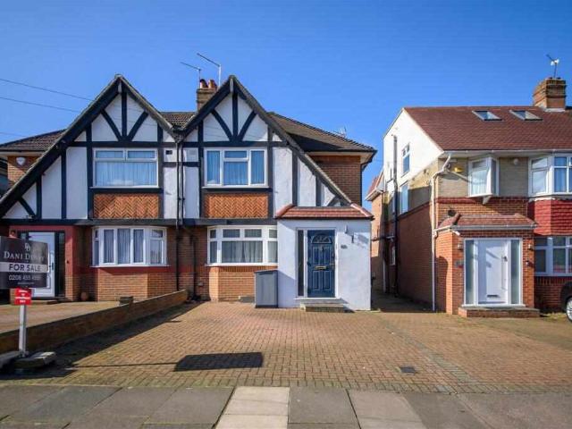 Farm for sale in Broadfields, Cat Hill