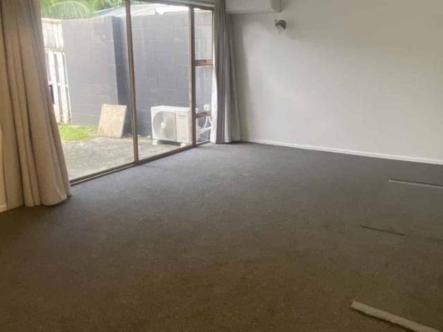 Townhouse for rent in Whangaparaoa, Oroua County