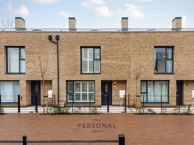 Apartment for rent in Langley Bottom Farm, Epsom and Ewell