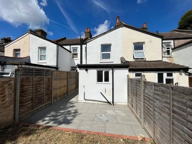 House for rent in Woodside, London