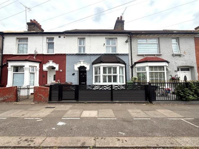 House for rent in Thames View, Greater London