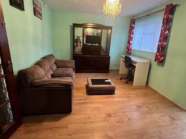 House for rent in Charlton, Greater London