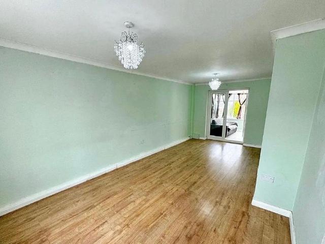 House for rent in Spring Park, Luton