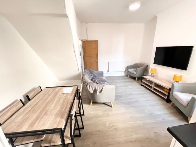 House for rent in St George's Quarter / Cultural Quarter, Calderstones