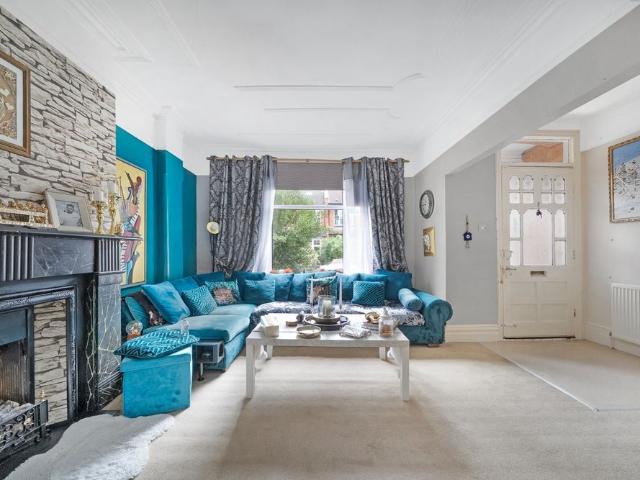 House for rent in New Southgate, Greater London