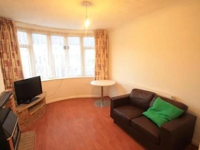 House for rent in Spring Park, Luton