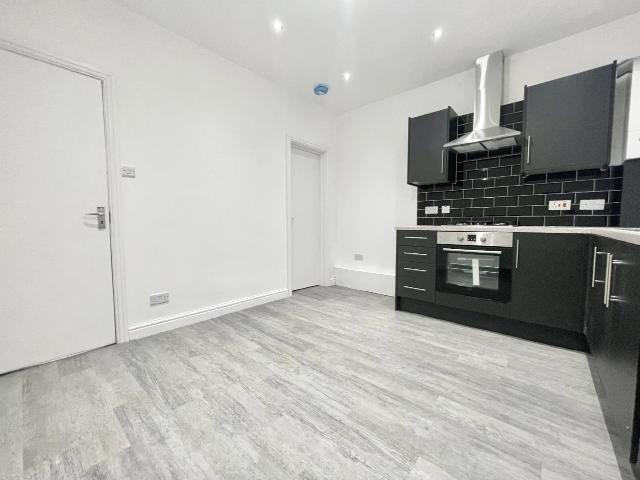 House for rent in Saint George's, South Yorkshire