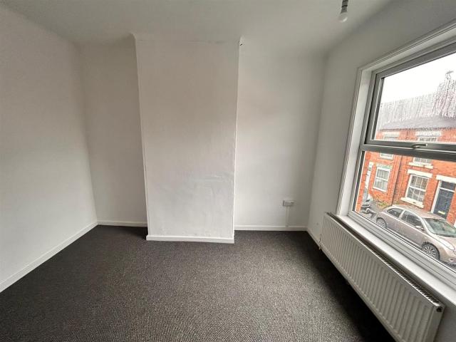 House for rent in Caldermill, East Midlands