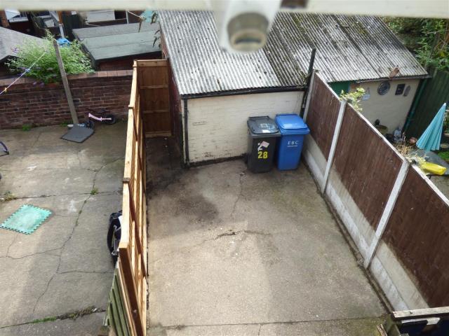 House for rent in Caldermill, East Midlands