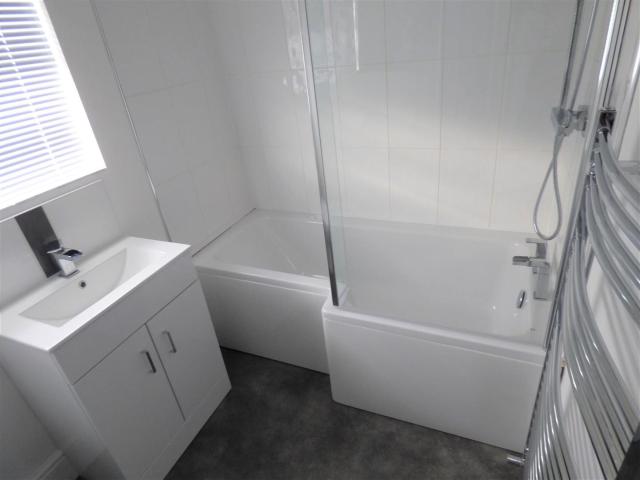 House for rent in Caldermill, East Midlands