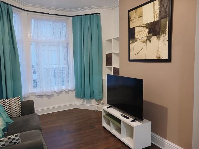 House for rent in St George's Quarter / Cultural Quarter, Calderstones