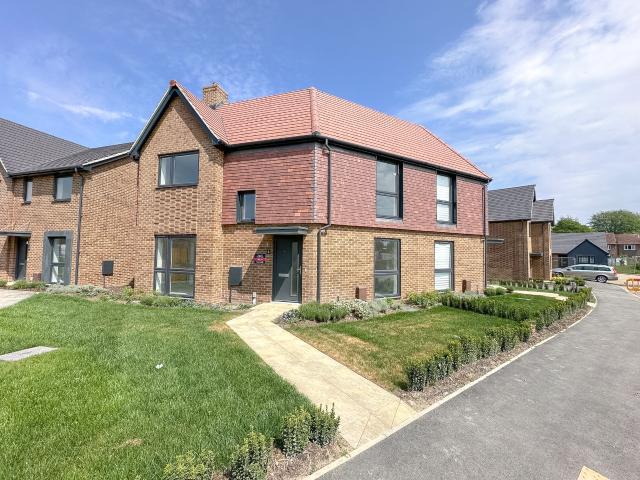 House for rent in Littlecote, West Sussex