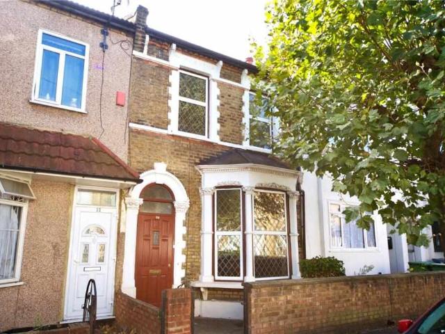 Cottage for sale in E15, London