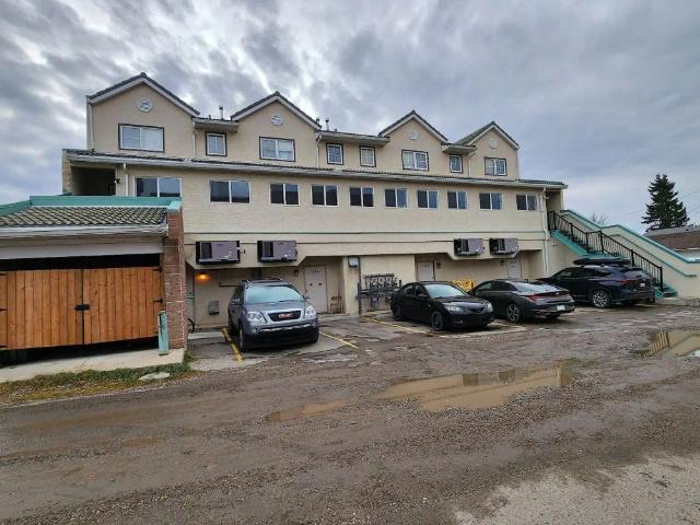 Townhouse for rent in Downtown, Strathmore