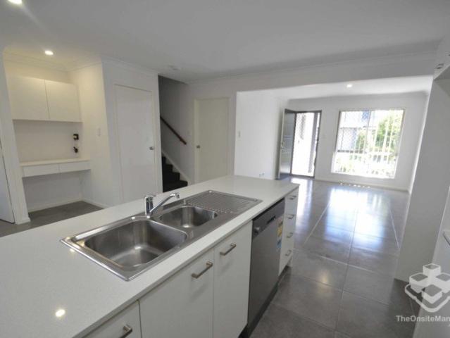 Townhouse for rent in Browns Plains, Greater Brisbane