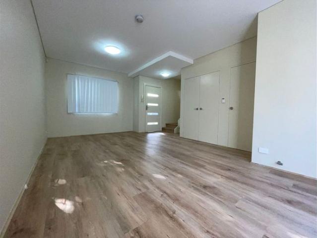 Townhouse for rent in Sydney, New South Wales