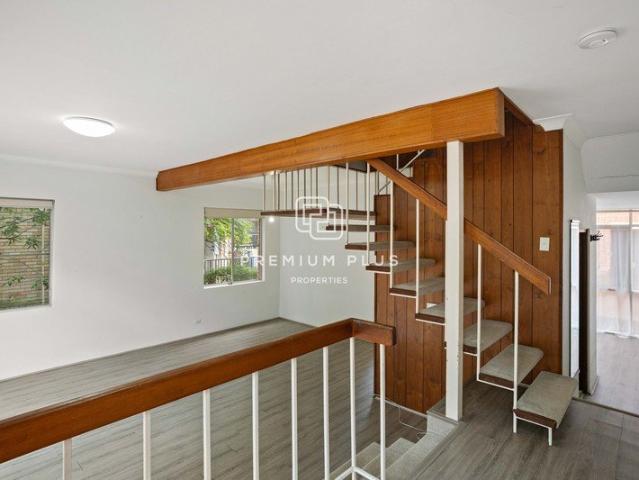 Townhouse for rent in Lower North Shore, Sydney