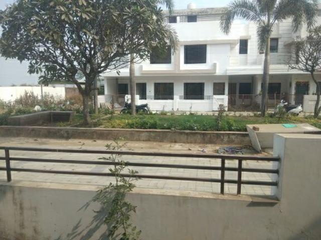 House for sale in Madya