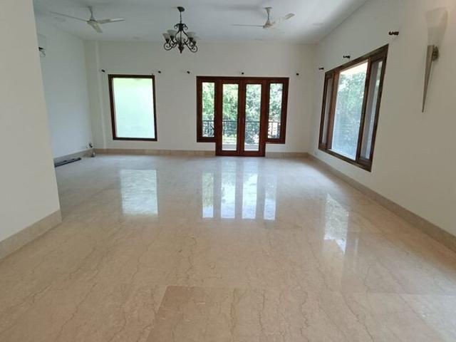 Flat for rent in Deri