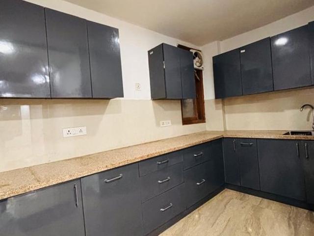 Flat for rent in Deri