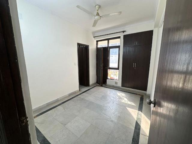Property for rent in Deri